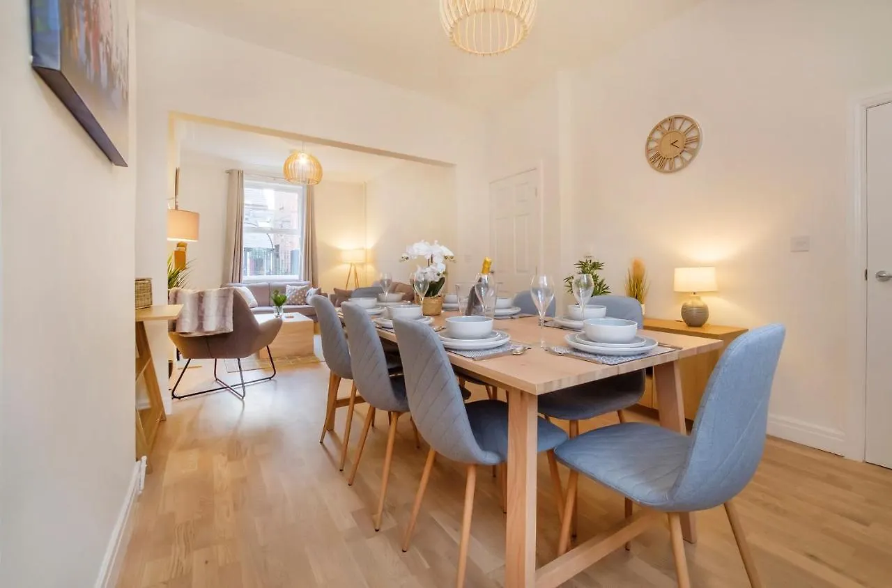 Historic House In The Heart Of York City Centre With Free Parking