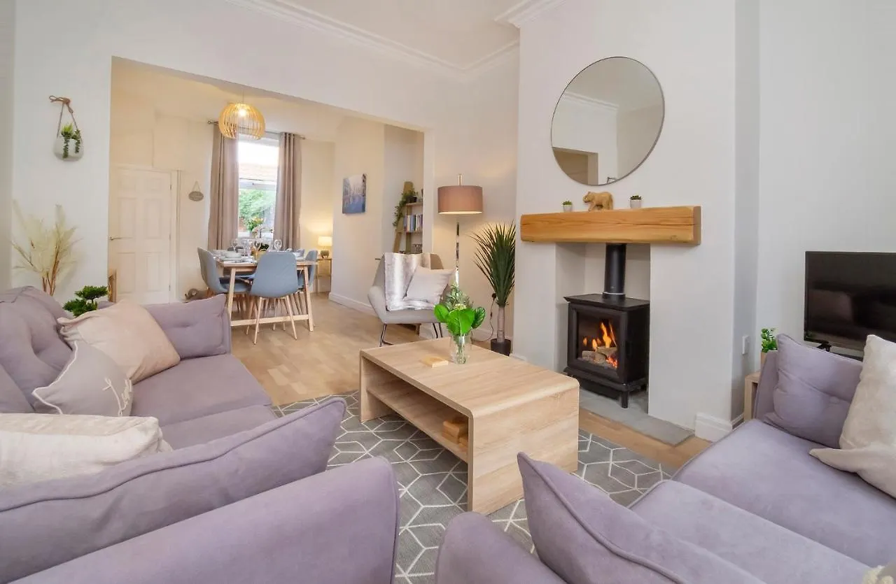 Historic House In The Heart Of York City Centre With Free Parking