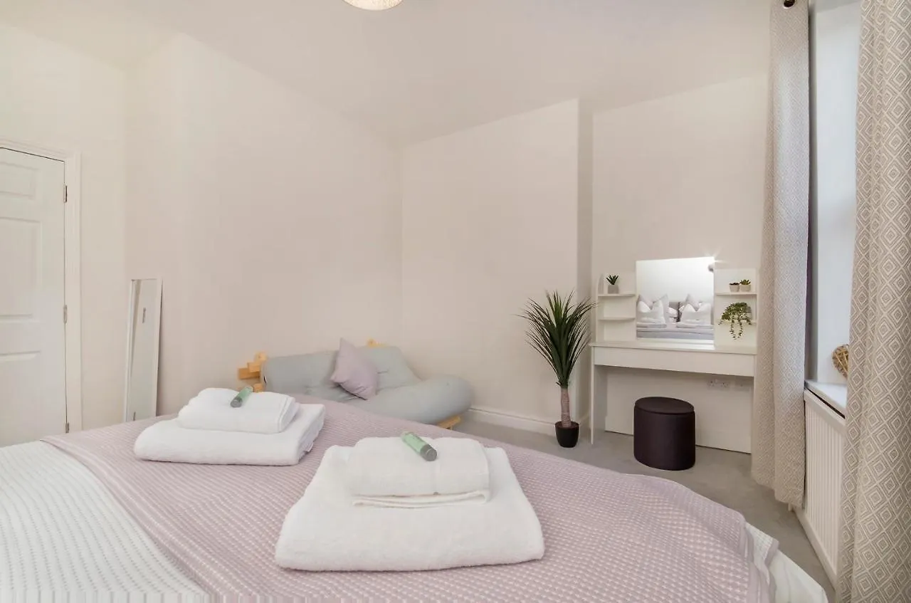 Historic House In The Heart Of York City Centre With Free Parking 0*,