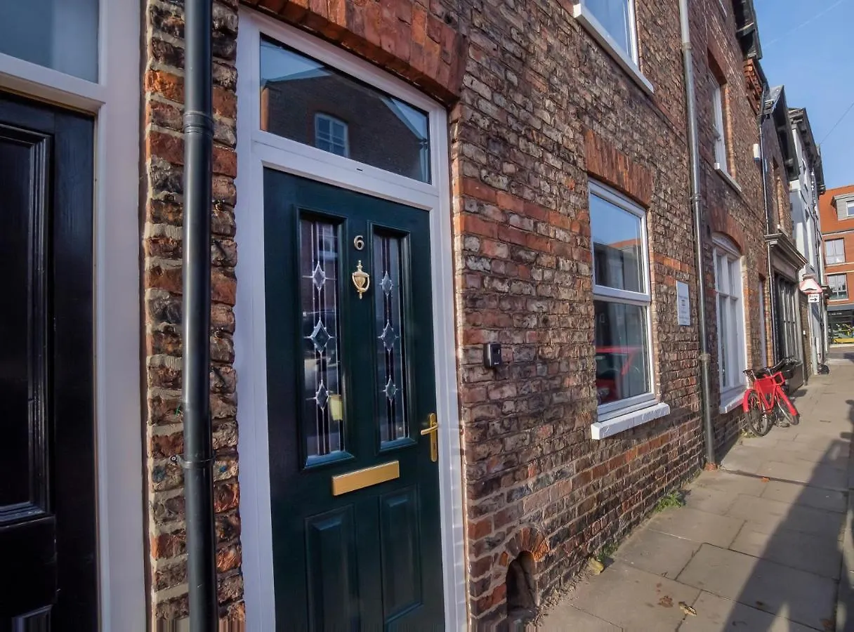 Historic House In The Heart Of York City Centre With Free Parking